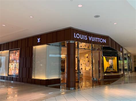 Louis Vuitton store Aventura Mall